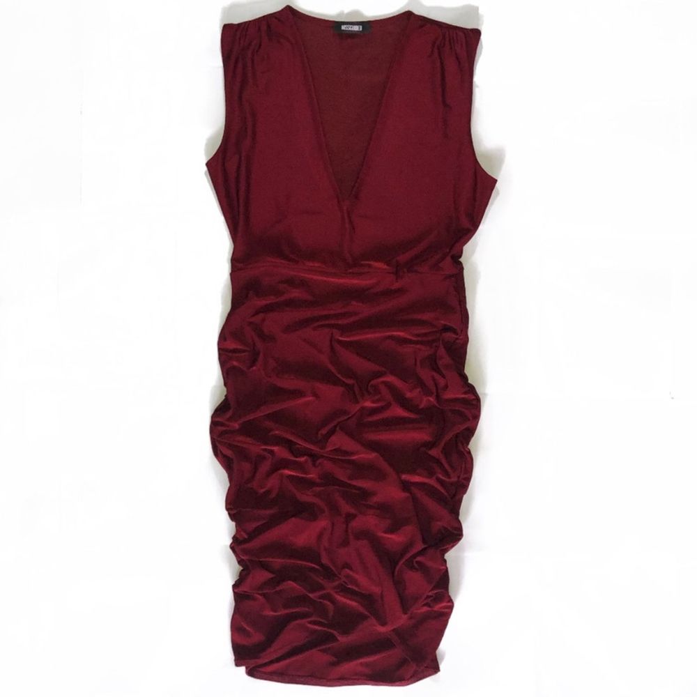 MISSGUIDED Wine Colored Ruched Midi Dress